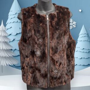 Genuine Mink Vest. Size M/L Front Zipper Closure. Both Front Side Pockets.